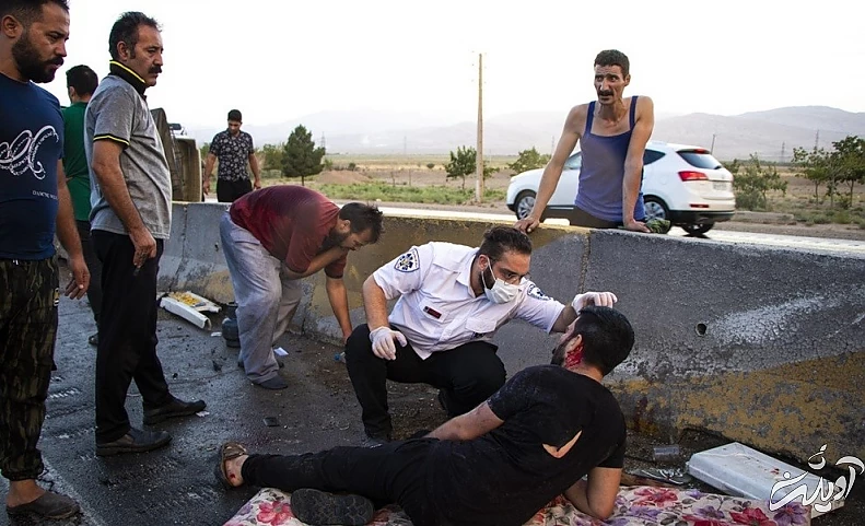 (تصاویر) واژگونی کامیون حامل انگور